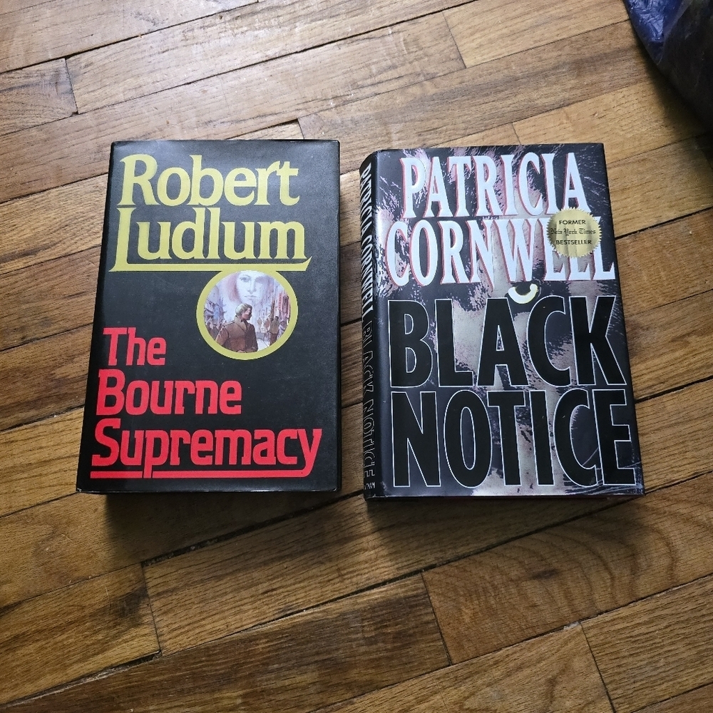 Robert Ludlum & Patricia Cornwell 2 Book Lot The Bourne Supremacy, Black Notice